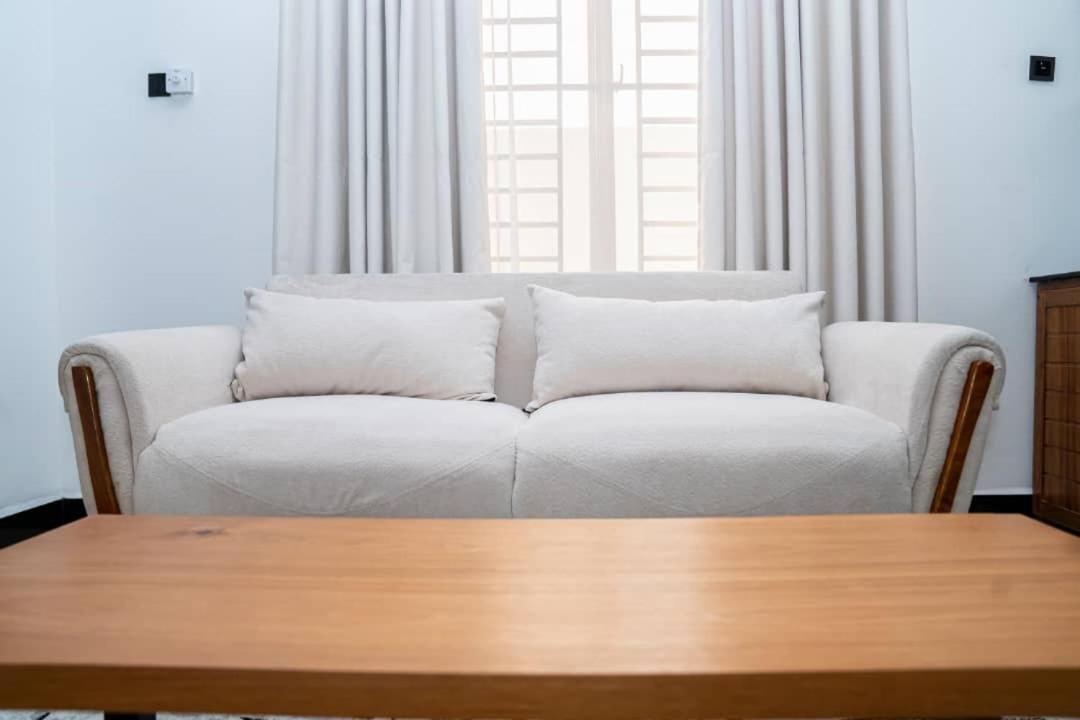 Unit Number 1 Apartment Nkunjila Luaran gambar