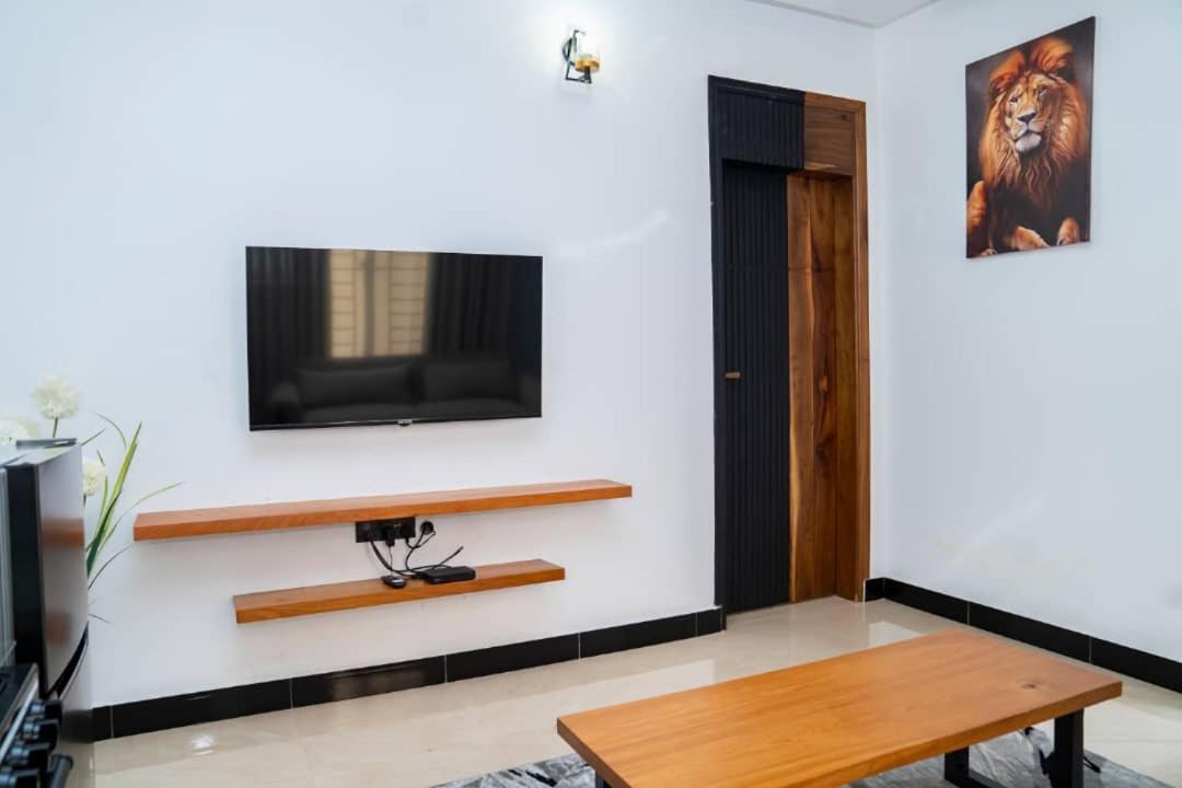Unit Number 1 Apartment Nkunjila Luaran gambar