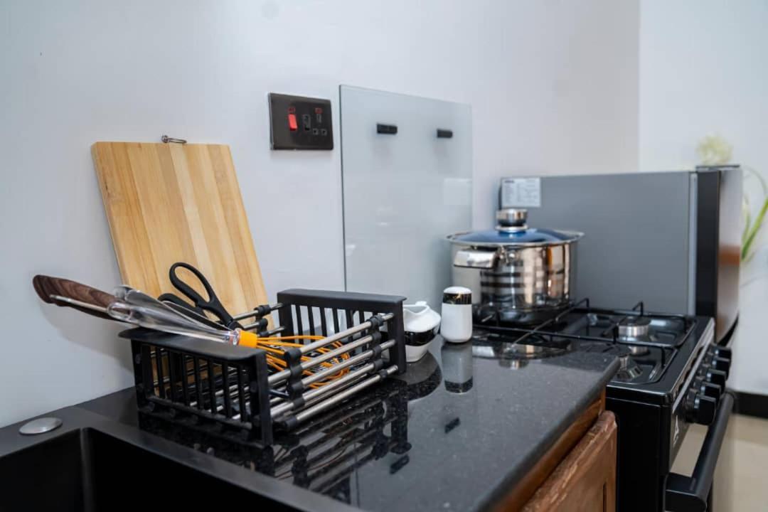 Unit Number 1 Apartment Nkunjila Luaran gambar