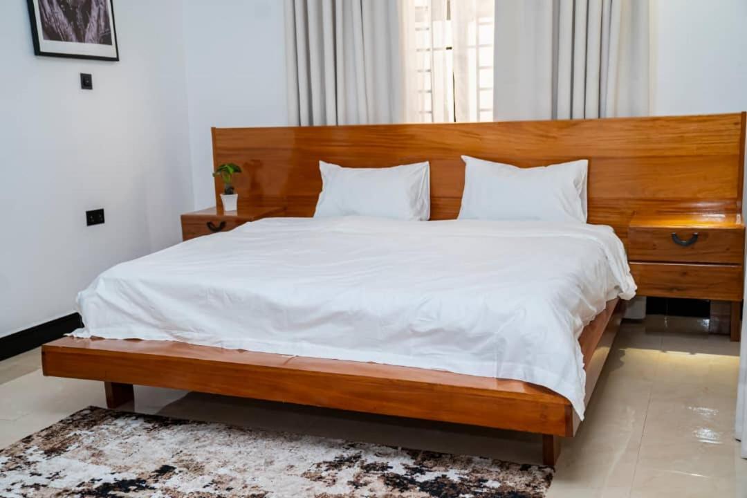 Unit Number 1 Apartment Nkunjila Luaran gambar