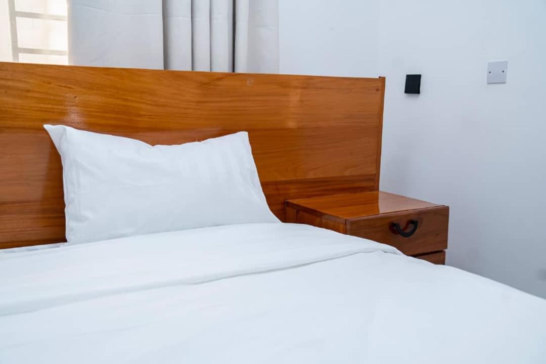 Unit Number 1 Apartment Nkunjila Luaran gambar